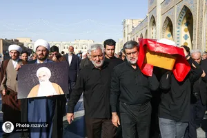 تشییع پیکر حجت&zwnj;الاسلام والمسلمین علی اکبر الهی خراسانی در حرم مطهر رضوی