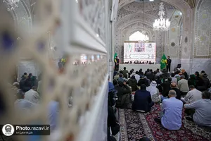 ترجمه همزمان سخنرانی رهبر معظم انقلاب در حرم مطهر رضوی