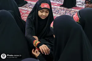 عزاداری بانوان عاشورایی اردو زبان در حرم مطهر رضوی