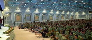 در آستانه میلاد حضرت علی اکبر(ع) و روز جوان ،این بار خدمه فرش حرم مطهر پیمان خدمت در آستان خورشید ولایت را تازه می‌کنند؛ آیینی سراسر شور و شادی و اخلاص در آغوش مهربانی امام رئوف، که هر دل عاشقی را به پرواز در می آورد.