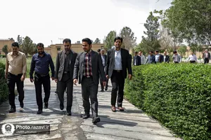 بازدید کارکنان حرم مطهر از شرکت فرش آستان قدس رضوی