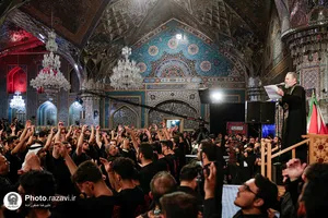 عزاداری زائران عرب&zwnj;زبان در حرم مطهر رضوی

