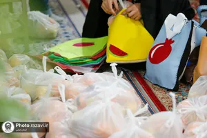 اهدا ۴٠٠ بسته میوه به دانش&zwnj;آموزان حاشیه شهر مشهد