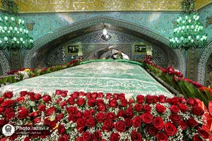 آیین تعویض پوش ضریح مطهر رضوی در روز میلاد امام رضا(علیه&zwnj;السلام)