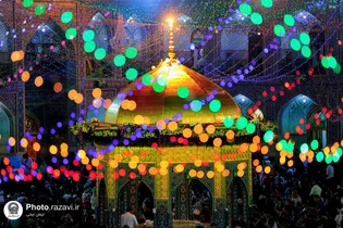 عکس با کیفیت : چراغانی و گل آرایی سقاخانه صحن انقلاب حرم امام رضا علیه السلام