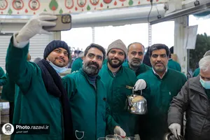 حضور جمعی از ذاکران اهل بیت در چایخانه حضرت رضا(علیه&zwnj;السلام)
