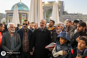 تشرف زائران روشندل به حرم مطهر رضوی