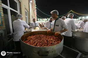 پذیرای از زوار بارگاه منور رضوی در صحن امام حسن مجتبی(علیه&zwnj;السلام)
