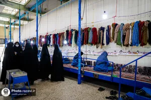 بازدید کارکنان حرم مطهر از شرکت فرش آستان قدس رضوی