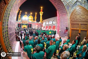 اذن خدمت موکب کفشداران حرم مطهر رضوی در حرم کاظمین
