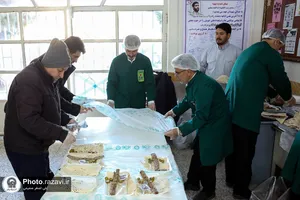 توزیع صبحانه گرم در دبستان دخترانه شهید عامل مشهد
