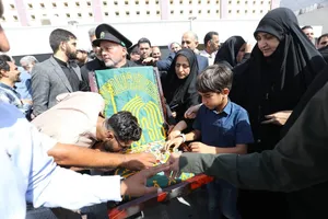 آغاز جشن های زیر سایه خورشید در هرمزگان با حضور خدام حرم امام رضا علیه السلام / گزارش تصویری