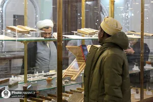 بازدید طلاب جامعه المصطفی از موزه آستان قدس رضوی