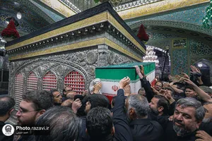 طواف پیکر رهبر شهید