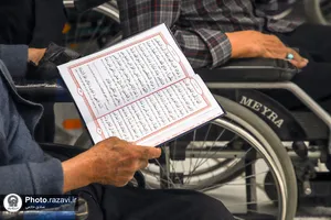 تشرف جمعی از جانبازان ۷۰ درصد آسایشگاه امام خمینی(ره) مشهد به حرم مطهر رضوی