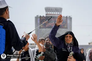 گلاب پاشی و عطر افشانی حرم مطهر رضوی