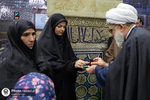 تشرف خانواده شهدای پدافند هوایی ارتش به حرم مطهر رضوی