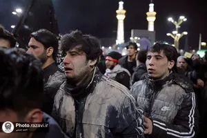 تشرف زائرین پیاده عراقی به حرم مطهر رضوی
