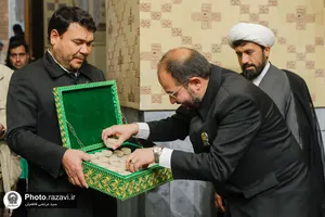 جایگزینی مُهر تربت کربلا با مهرهای قدیمی حرم مطهر رضوی
