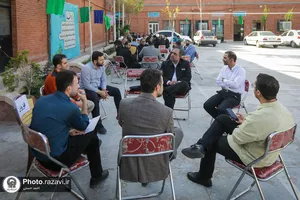 نشست میزبانان و اعضای کاروان&zwnj;های زیر سایه خورشید