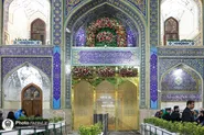 ضیافت ۳۰۰ هزار شاخه گل نذری در حرم امام رضا (ع)