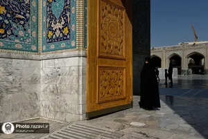 حرم امام هشتم؛ ساعت هشت