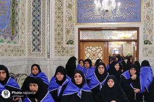 تشرف بانوان ایرانی الاصل مقیم عراق به حرم مطهر رضوی