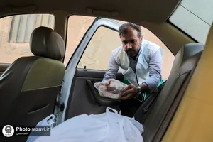 بسته&zwnj;بندی و توزیع گوشت قربانی اهدایی ناذران به مناسبت عید قربان