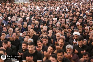 اقامه نماز جمعه در ظهر عاشورا و طنین لبیک یا قرآن درپی هتک حرمت به قرآن