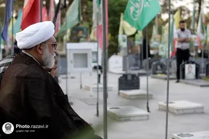 حضور تولیت آستان قدس رضوی در گلزار شهدای مدافع حرم