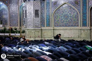 اقامه نماز ظهر عاشورا در حرم مطهر رضوی