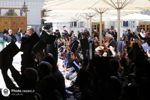 اقامه نماز جمعه در ظهر عاشورا و طنین لبیک یا قرآن درپی هتک حرمت به قرآن