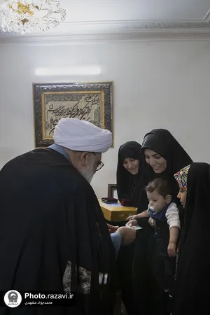 دیدار تولیت آستان قدس رضوی با خانواده سرداران شهید شوشتری و محمدزاده