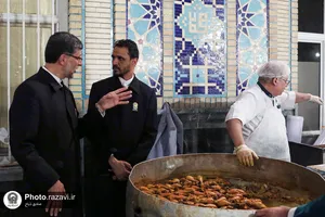 توزیع 70هزار پرس غذا به مناسبت عید غدیر در حرم مطهر رضوی
