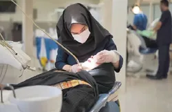 خدمت‌رسانی جمعی از پزشکان و کادر درمان ۳۱ استان کشور به زائران و عزاداران رهبر شهید
