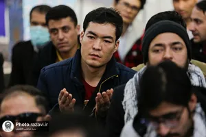 تشرف 300 دانشجوی غیر ایرانی به حرم مطهر رضوی