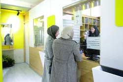 فعالیت شبانه‌روزی دفاتر امانت چادر در حریم حرم مطهر رضوی + فیلم