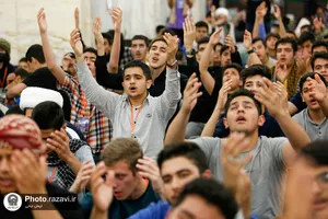 اعتکاف پسران نوجوان در حرم مطهر رضوی