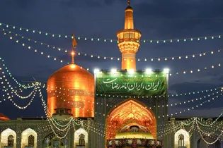 حال و هوای حرم مطهر رضوی در شب میلاد امام رضا علیه‌السلام