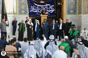 عزاداری زائران عرب زبان در حرم مطهر رضوی