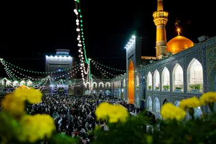 حال و هوای حرم مطهر رضوی در شب میلاد حضرت زینب سلام‌الله علیها