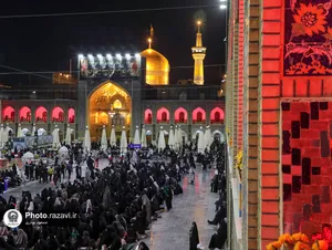 حال و هوای حرم مطهر رضوی در شب رحلت پیامبر اکرم&zwnj;(ص)