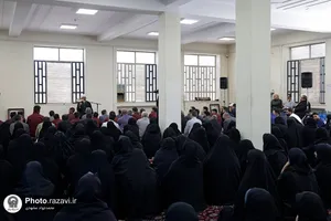 بازدید تولیت آستان قدس رضوی از روند بافت فرش&zwnj;های رواق امیرالمؤمنین علیه&zwnj;السلام
