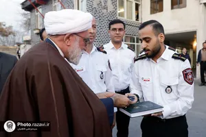 بازدید تولیت آستان قدس رضوی از  پایگاه آتش&zwnj;نشانی شماره ٢ مشهد
