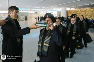 بدرقه کاروان خدام حرم مطهر رضوی در فرودگاه امام خمینی (ره) تهران