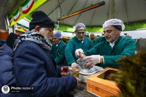 حرم مطهر رضوی در شب ولادت امام حسین(علیه&zwnj;السلام)