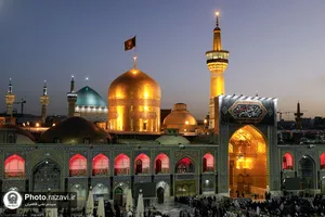 آیین تعویض پرچم گنبد منور رضوی در آستانه ماه محرم