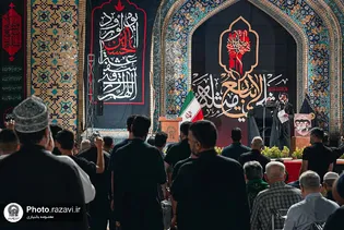 حلقه ماتم زائران عرب زبان در شام غریبان امام حسین (ع)
