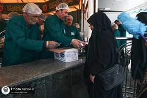 آماده&zwnj;سازی حرم مطهر رضوی در آستانه تشییع رهبر شهید انقلاب-2
