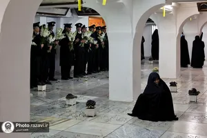 غباروبی مزار شهدای حرم مطهر رضوی
